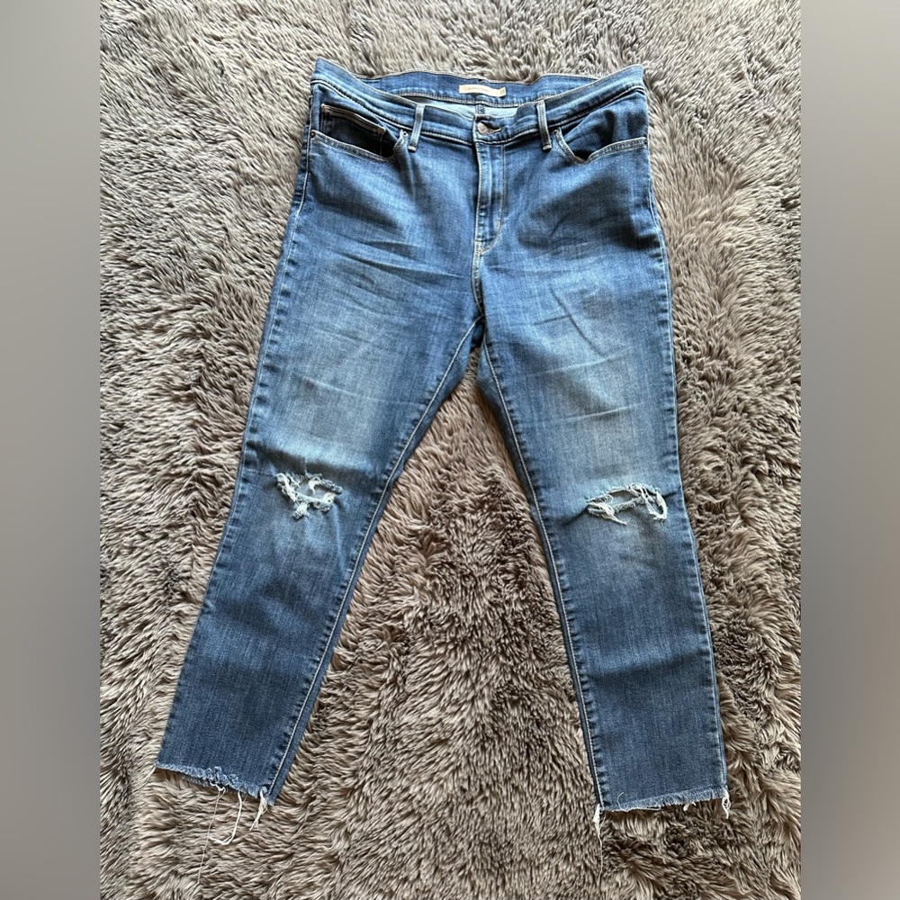 Levi’s Slimming Skinny Jeans